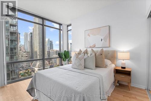 2509 - 38 Grenville Street, Toronto (Bay Street Corridor), ON - Indoor Photo Showing Bedroom