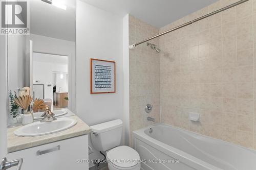 2509 - 38 Grenville Street, Toronto, ON - Indoor Photo Showing Bathroom