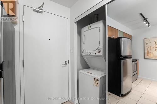 2509 - 38 Grenville Street, Toronto (Bay Street Corridor), ON - Indoor Photo Showing Laundry Room