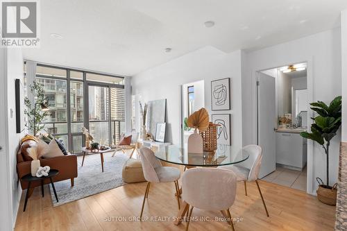 2509 - 38 Grenville Street, Toronto (Bay Street Corridor), ON - Indoor Photo Showing Dining Room