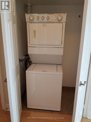 2009 - 15 Greenview Avenue, Toronto, ON - Indoor Photo Showing Laundry Room