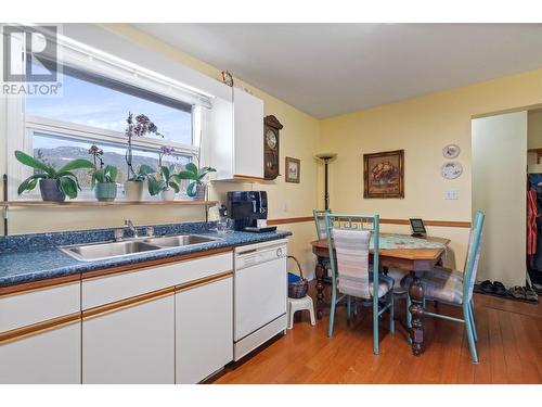 7024 Highway 97-B Highway, Salmon Arm, BC - Indoor Photo Showing Kitchen With Double Sink