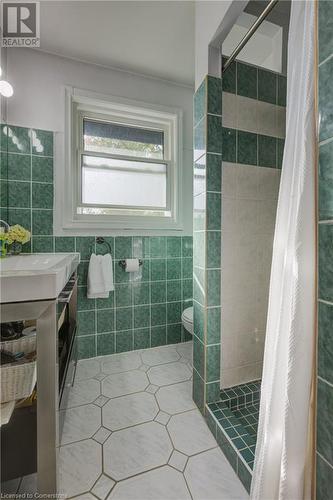 251 Metcalfe Street, Guelph, ON - Indoor Photo Showing Bathroom