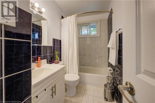 251 Metcalfe Street, Guelph, ON - Indoor Photo Showing Bathroom