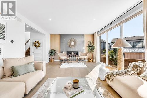 21 Locky Lane, Middlesex Centre (Kilworth), ON - Indoor Photo Showing Living Room