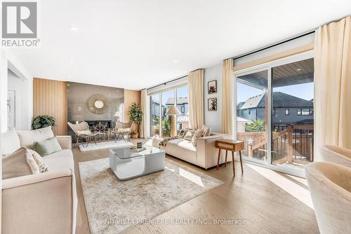 21 Locky Lane, Middlesex Centre (Kilworth), ON - Indoor Photo Showing Living Room