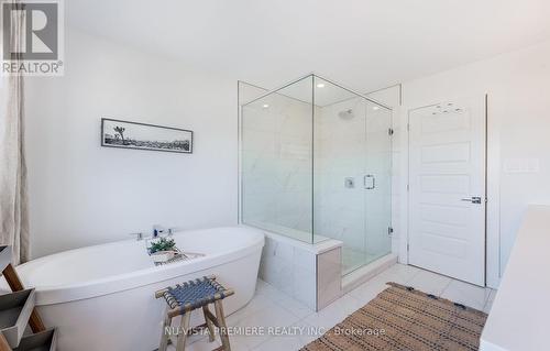 21 Locky Lane, Middlesex Centre (Kilworth), ON - Indoor Photo Showing Bathroom