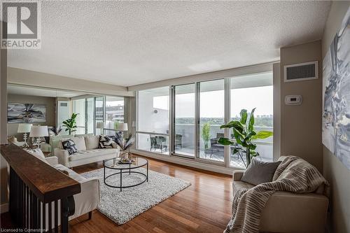 250 Scarlett Road Unit# Ph 2012, Toronto, ON - Indoor Photo Showing Living Room