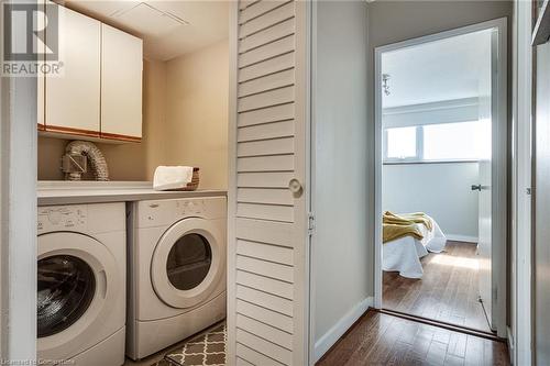 250 Scarlett Road Unit# 2012, Toronto, ON - Indoor Photo Showing Laundry Room