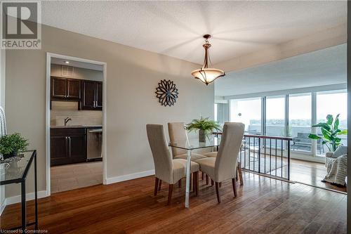 250 Scarlett Road Unit# Ph 2012, Toronto, ON - Indoor Photo Showing Dining Room