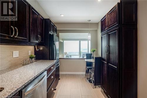 250 Scarlett Road Unit# 2012, Toronto, ON - Indoor Photo Showing Kitchen