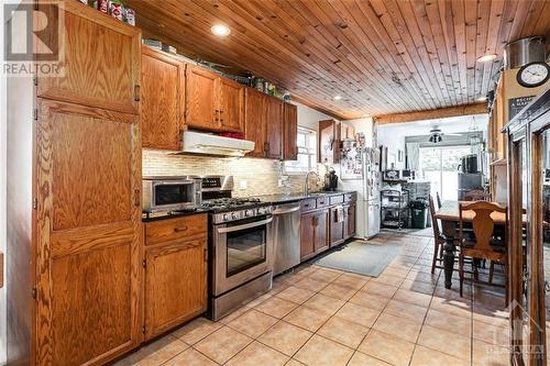 146 Mulvihill Avenue, Ottawa, ON - Indoor Photo Showing Kitchen