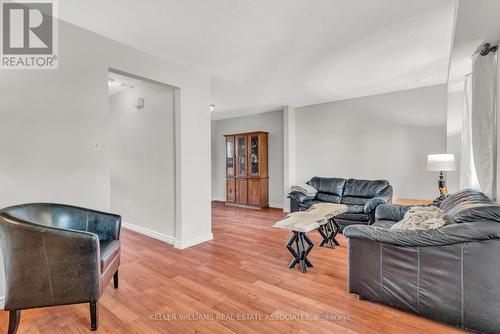 38 - 7340 Copenhagen Road, Mississauga, ON - Indoor Photo Showing Living Room