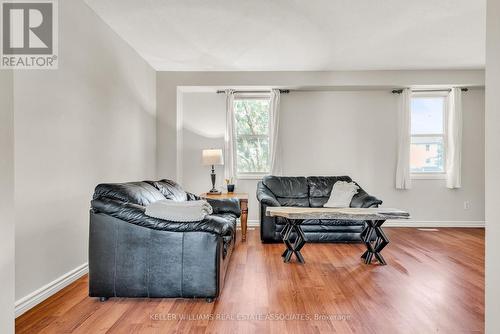 38 - 7340 Copenhagen Road, Mississauga, ON - Indoor Photo Showing Living Room