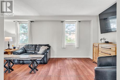 38 - 7340 Copenhagen Road, Mississauga, ON - Indoor Photo Showing Living Room