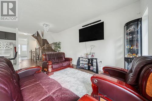 40 Brixham Lane, Brampton (Brampton North), ON - Indoor Photo Showing Living Room