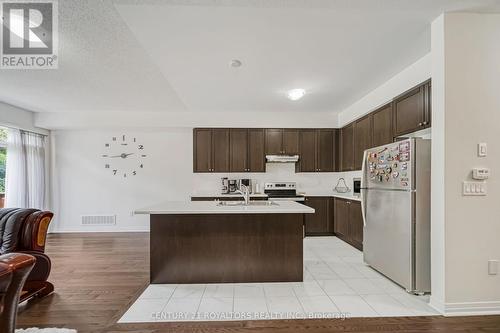 40 Brixham Lane, Brampton (Brampton North), ON - Indoor Photo Showing Kitchen With Double Sink