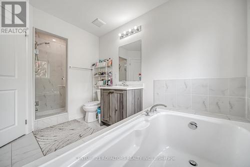 40 Brixham Lane, Brampton (Brampton North), ON - Indoor Photo Showing Bathroom