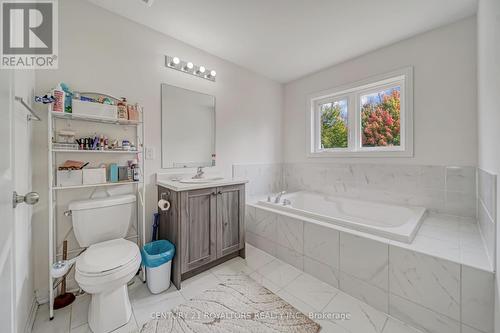 40 Brixham Lane, Brampton (Brampton North), ON - Indoor Photo Showing Bathroom