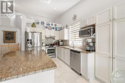 146 Esterbrook Drive, Ottawa, ON - Indoor Photo Showing Kitchen With Upgraded Kitchen