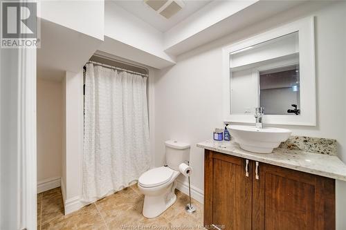 424 Rosewood Drive, Lakeshore, ON - Indoor Photo Showing Bathroom