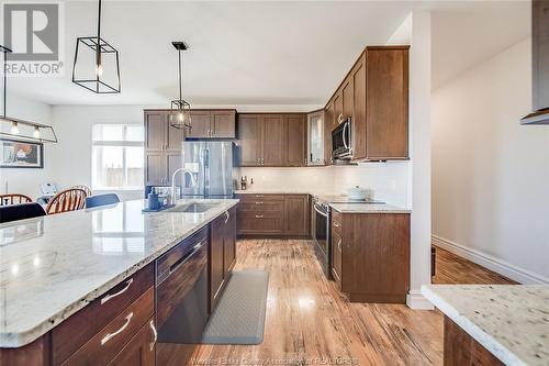 424 Rosewood Drive, Lakeshore, ON - Indoor Photo Showing Kitchen With Upgraded Kitchen