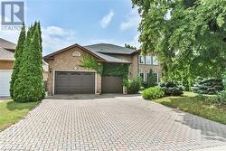 3588 THORPEDALE Court  Mississauga, ON L5L 3V6