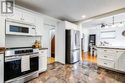 422 Victoria Avenue, Chatham, ON - Indoor Photo Showing Kitchen