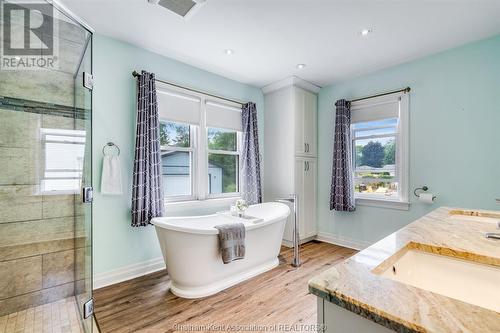 422 Victoria Avenue, Chatham, ON - Indoor Photo Showing Bathroom