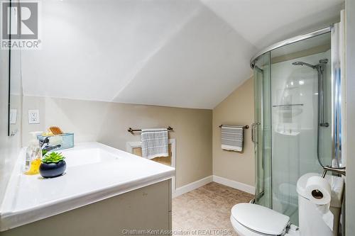 422 Victoria Avenue, Chatham, ON - Indoor Photo Showing Bathroom