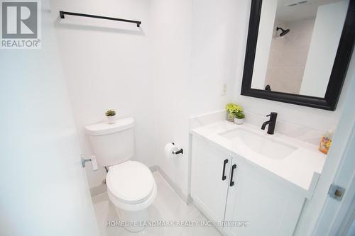 907 - 219 Fort York Boulevard, Toronto, ON - Indoor Photo Showing Bathroom