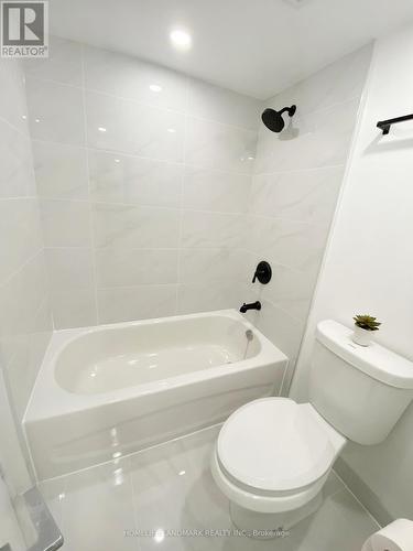 907 - 219 Fort York Boulevard, Toronto, ON - Indoor Photo Showing Bathroom