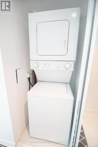 907 - 219 Fort York Boulevard, Toronto, ON - Indoor Photo Showing Laundry Room