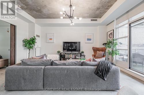 308 - 19 Brant Street, Toronto, ON - Indoor Photo Showing Living Room