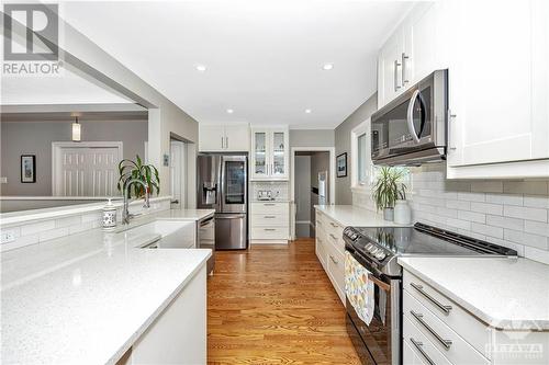 1142 Sherman Drive, Ottawa, ON - Indoor Photo Showing Kitchen With Upgraded Kitchen