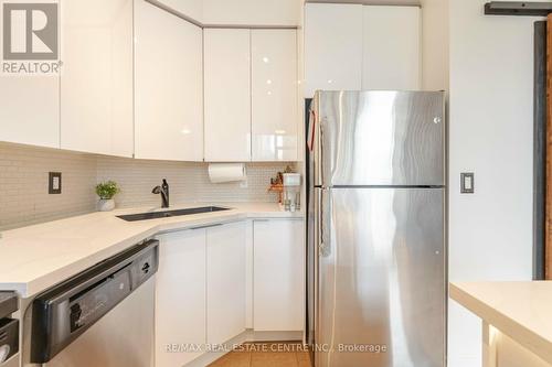 308 - 225 Webb Drive, Mississauga, ON - Indoor Photo Showing Kitchen With Stainless Steel Kitchen With Upgraded Kitchen