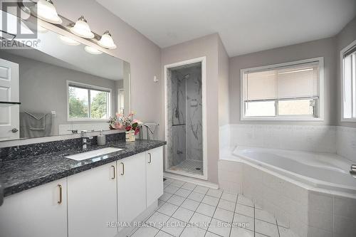 5421 Kinglet Avenue, Mississauga, ON - Indoor Photo Showing Bathroom