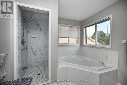 5421 Kinglet Avenue, Mississauga, ON - Indoor Photo Showing Bathroom