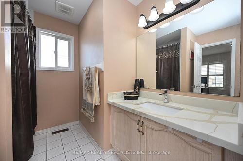 5421 Kinglet Avenue, Mississauga, ON - Indoor Photo Showing Bathroom