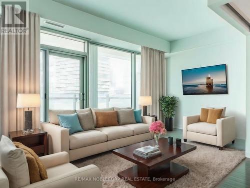 1112 - 14 York Street, Toronto (Waterfront Communities), ON - Indoor Photo Showing Living Room