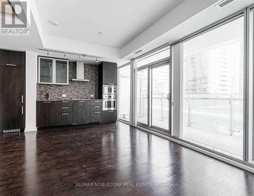 1112 - 14 York Street, Toronto (Waterfront Communities), ON - Indoor