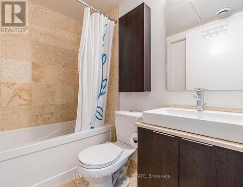 1112 - 14 York Street, Toronto (Waterfront Communities), ON - Indoor Photo Showing Bathroom