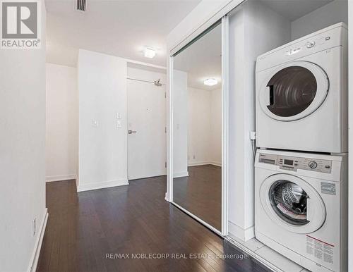 1112 - 14 York Street, Toronto (Waterfront Communities), ON - Indoor Photo Showing Laundry Room