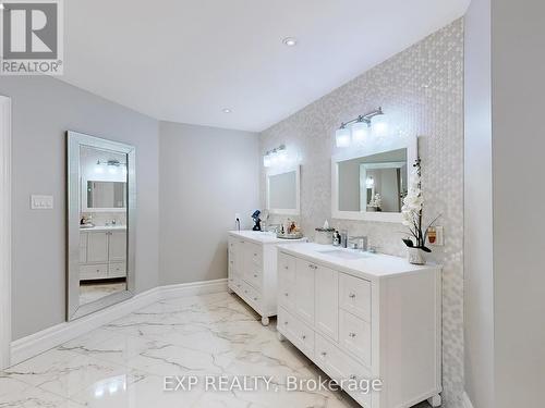 63 Malden Street, Vaughan (East Woodbridge), ON - Indoor Photo Showing Bathroom