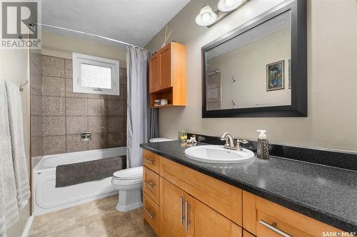 419 Streb Way, Saskatoon, SK - Indoor Photo Showing Bathroom