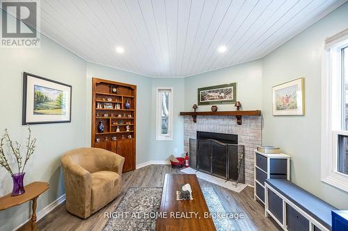 765 Barnes Crescent, Oshawa (Northglen), ON - Indoor Photo Showing Living Room With Fireplace