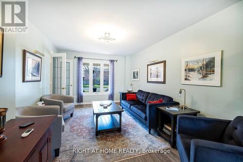 765 Barnes Crescent, Oshawa (Northglen), ON - Indoor Photo Showing Living Room