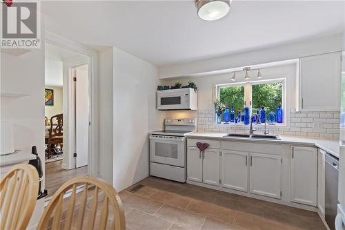 31 Chaffey Street, Brockville, ON - Indoor Photo Showing Kitchen With Double Sink