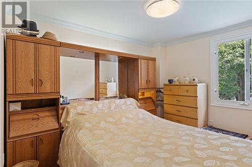 31 Chaffey Street, Brockville, ON - Indoor Photo Showing Bedroom