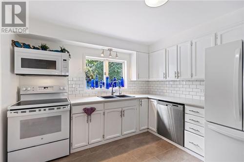 31 Chaffey Street, Brockville, ON - Indoor Photo Showing Kitchen With Double Sink